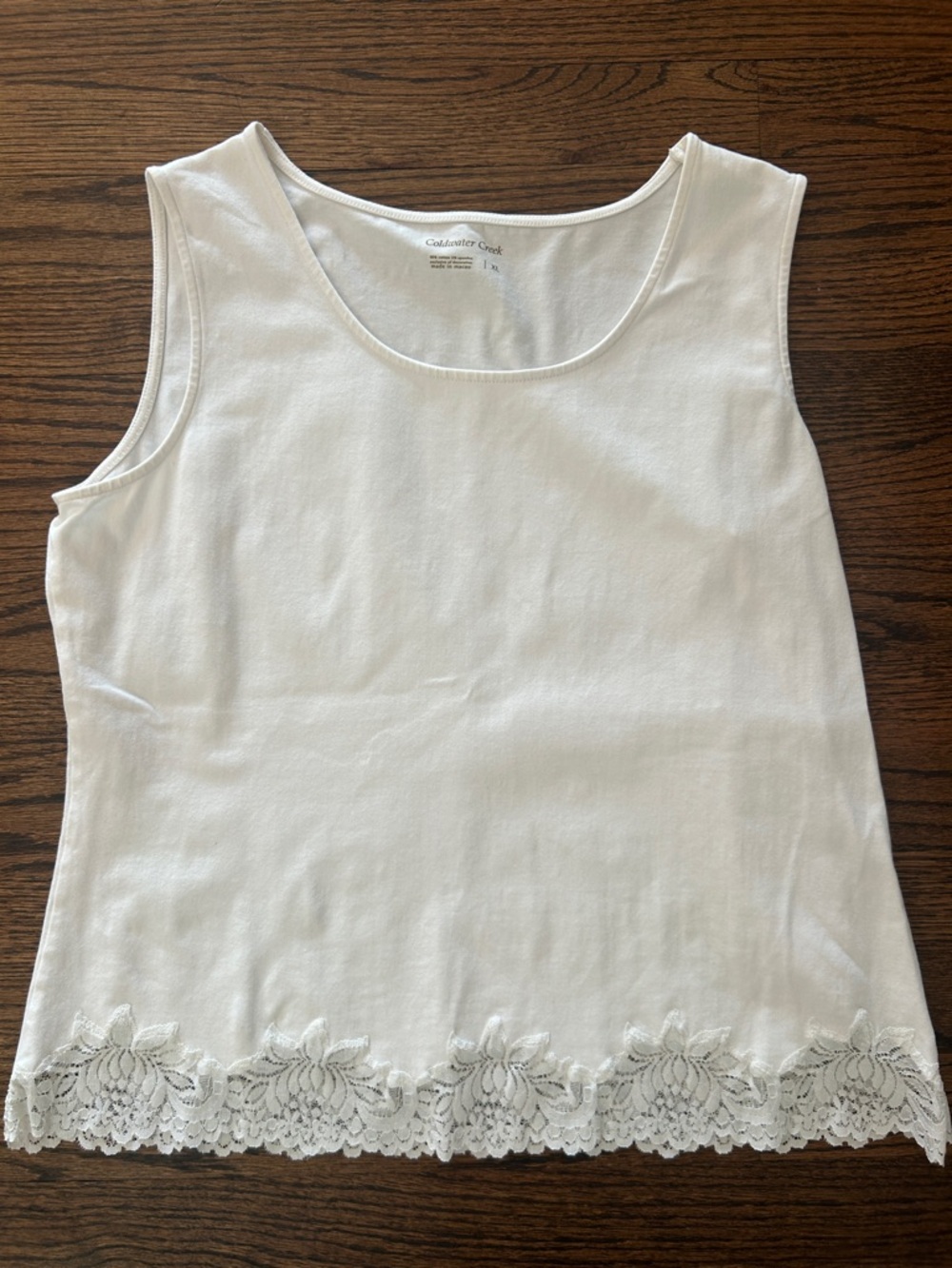 NWOT White Lace-Hem Scoop Neck Tank